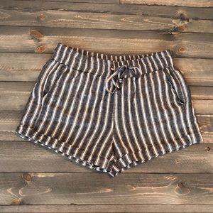 🛑 White and Gray Short